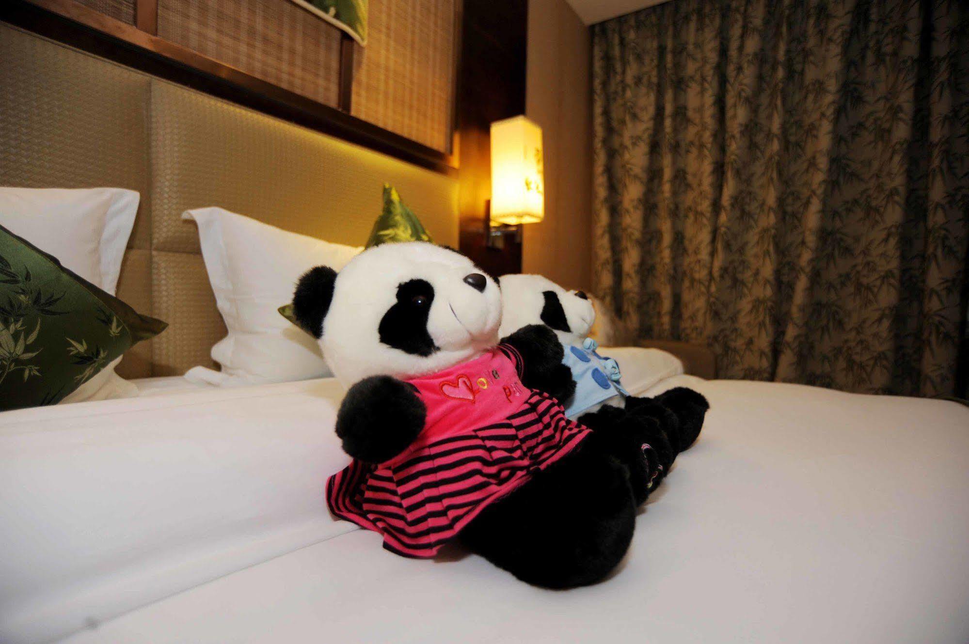 แพนด้า ปริ๊นซ์ โฮเต็ล Hotel เฉิงตู ภายนอก รูปภาพ