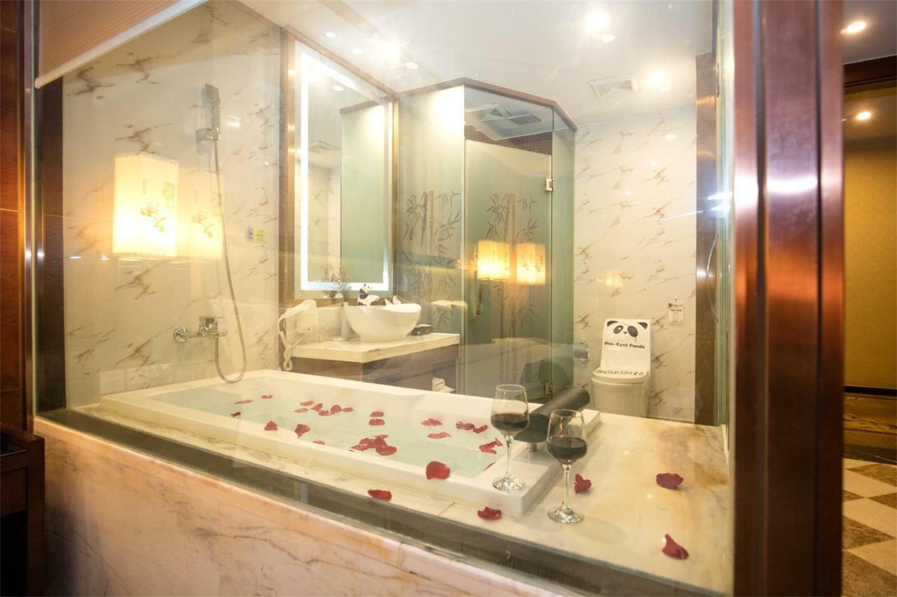แพนด้า ปริ๊นซ์ โฮเต็ล Hotel เฉิงตู ภายนอก รูปภาพ