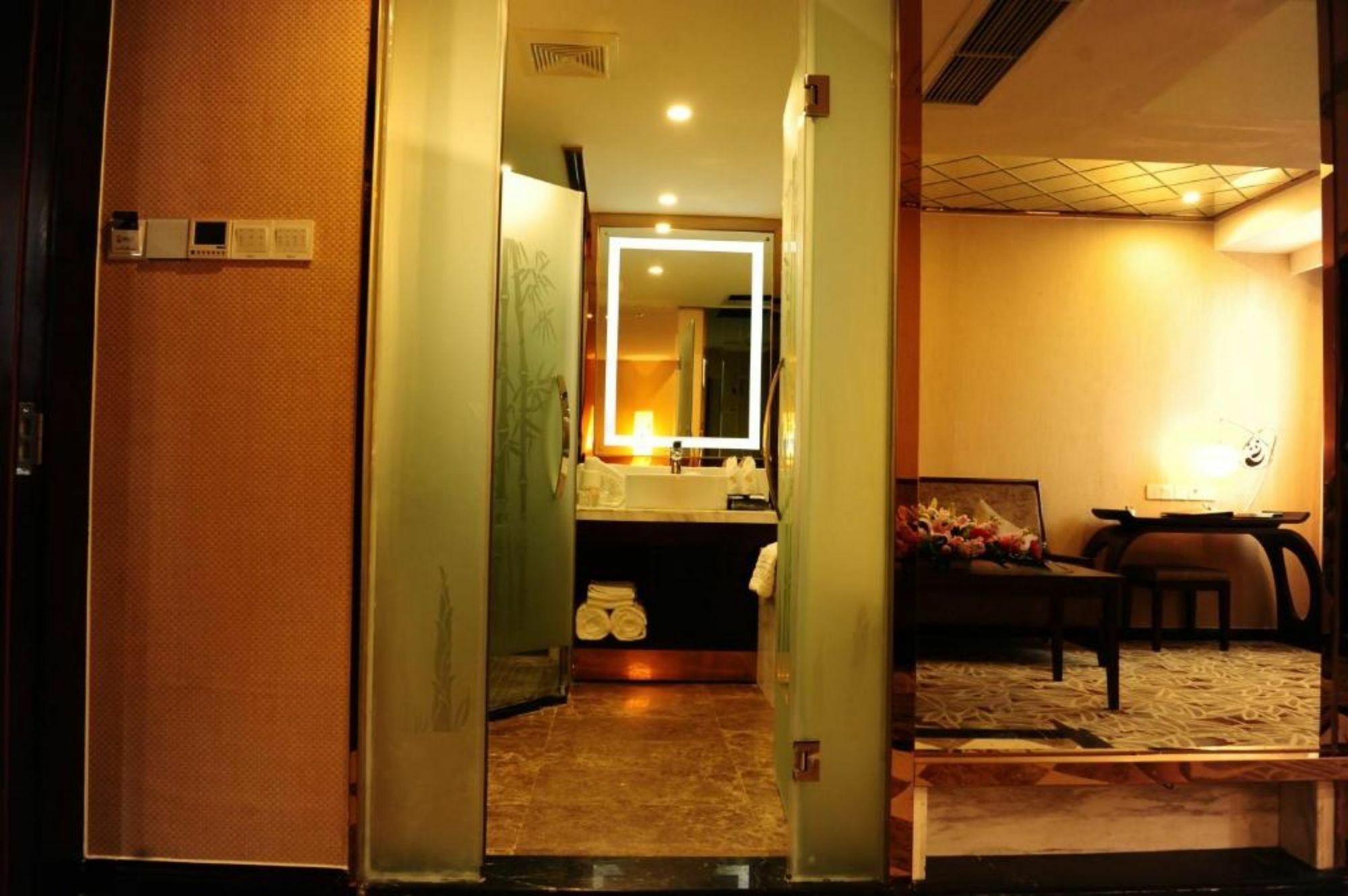 แพนด้า ปริ๊นซ์ โฮเต็ล Hotel เฉิงตู ภายนอก รูปภาพ